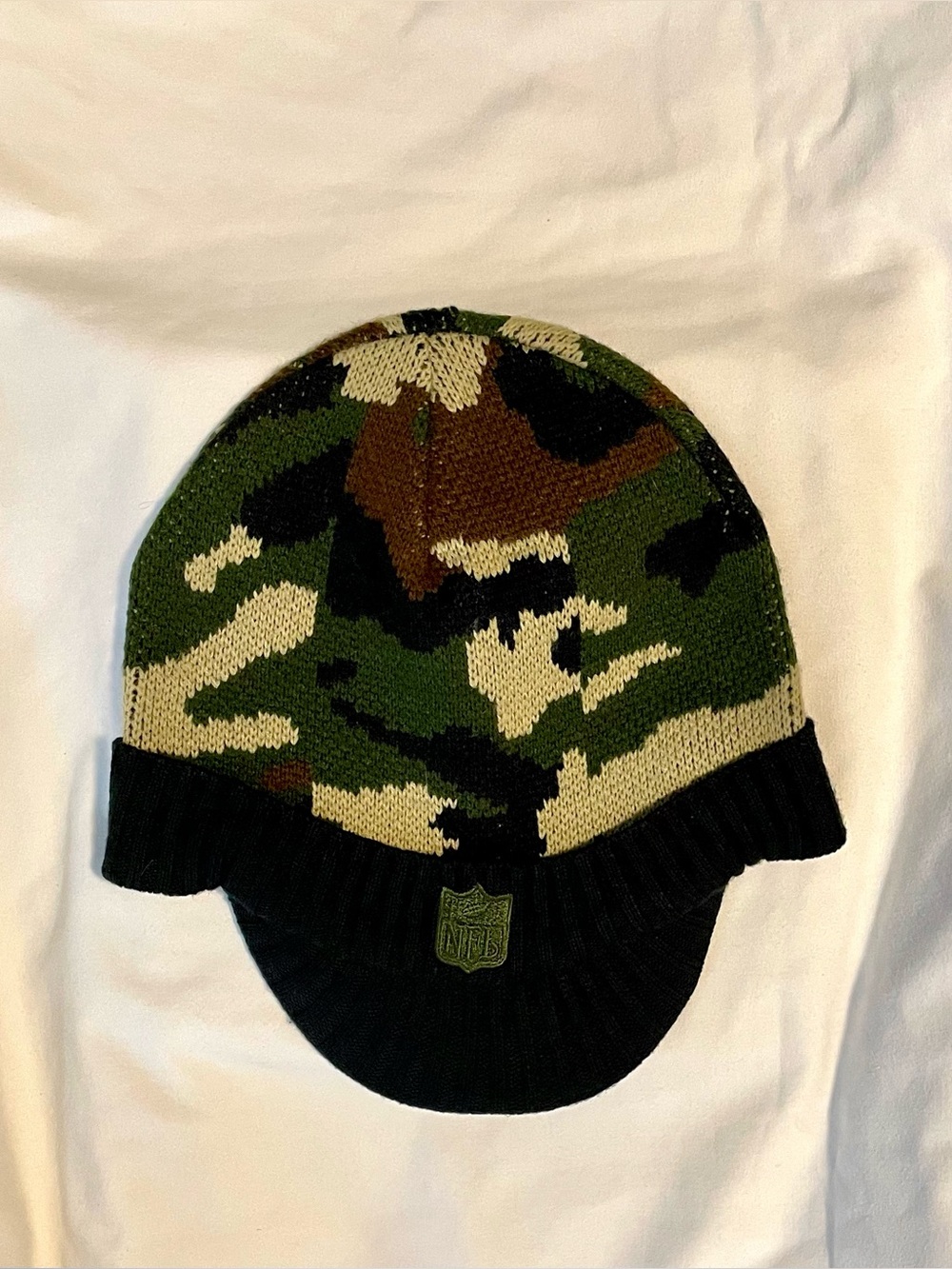 Reebok Men’s Beanie with hat bill - NFL Shield Logo - One Size - Camo (green)